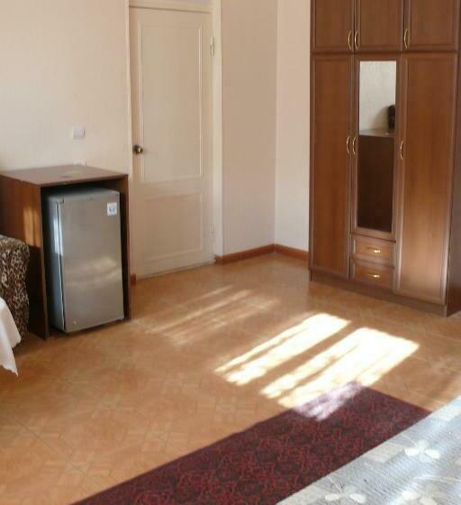 اتاق استاندارد, Erazank