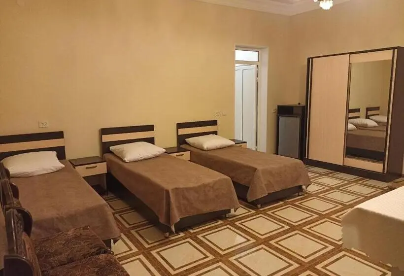 اتاق استاندارد سه نفره, Erazank
