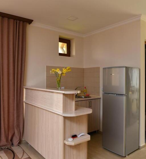 带花园景观的标准工作室, Greenwood