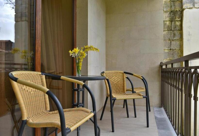 带花园景观的标准工作室, Greenwood