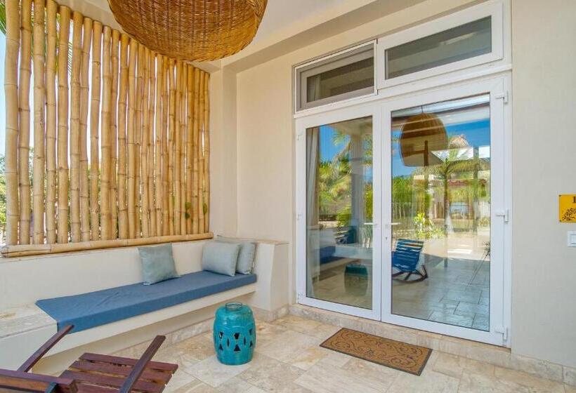 جناح مزود بحمام سباحة, The Lodge At Jaguar Reef