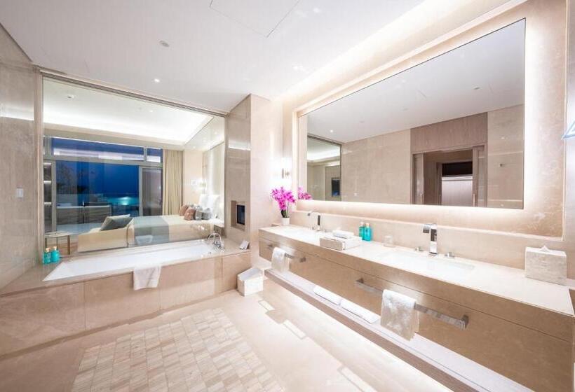 套房配有游泳池, Five Luxe