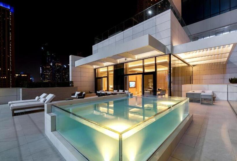 套房配有游泳池, Five Luxe