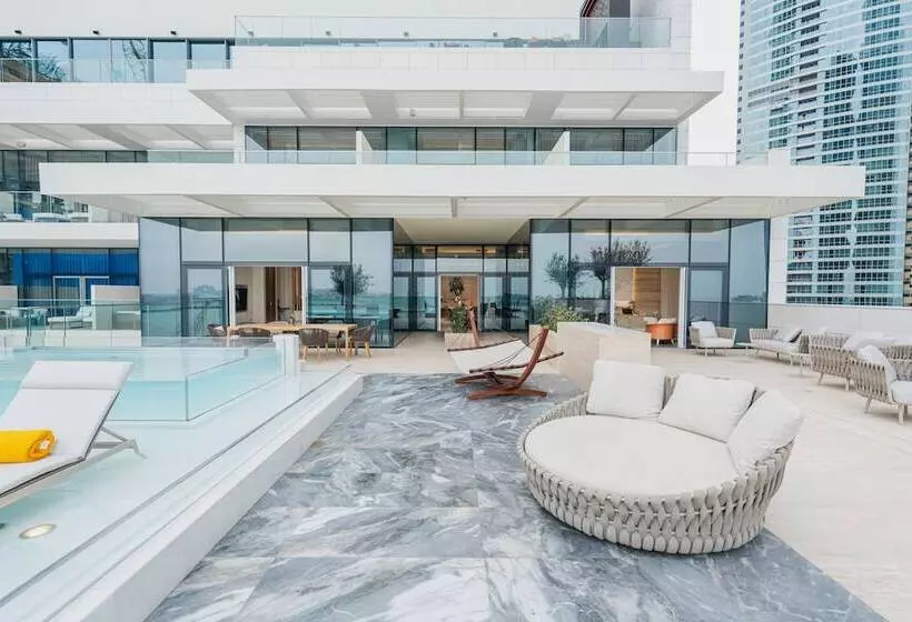 Suite with Pool
