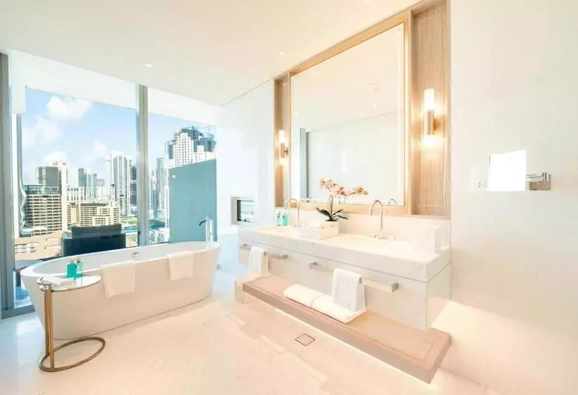 Suite with Views
