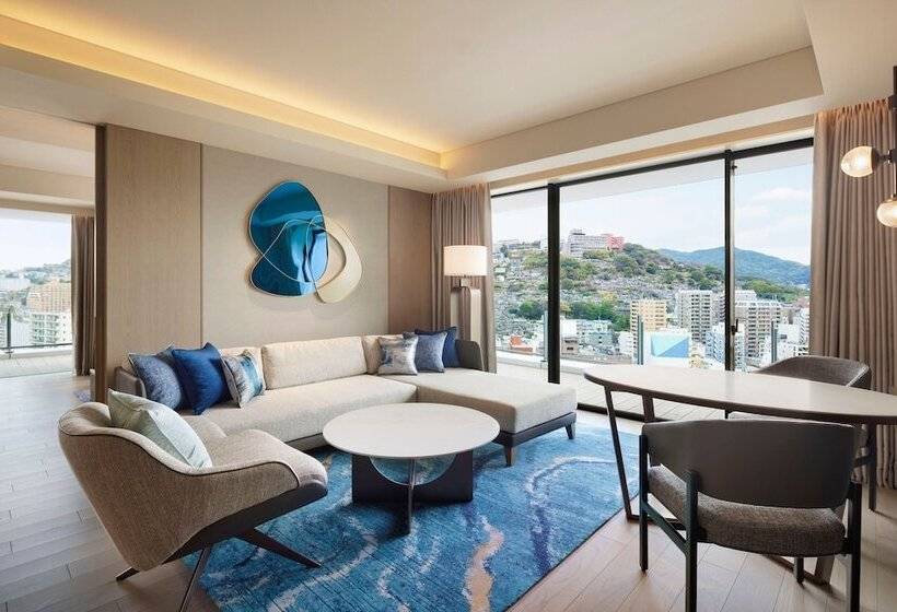 سوئیت کلاب, Nagasaki Marriott