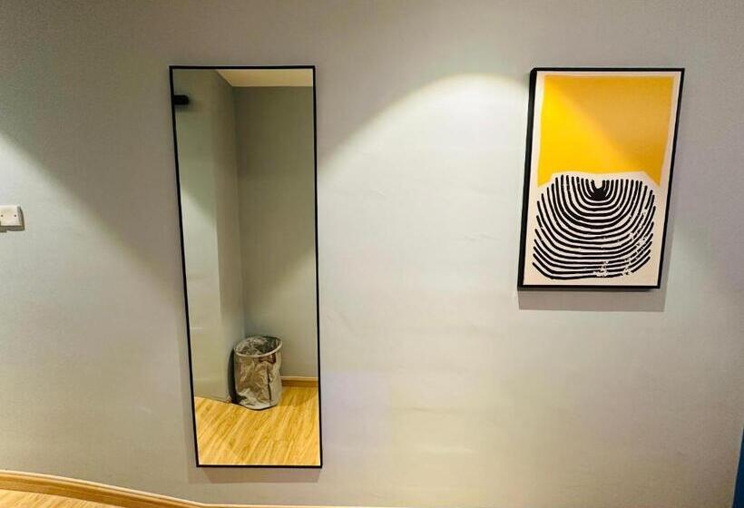 キングサイズベッドのスタンダードルーム, Blue Lagoon Hotel @ Bandar Sunway