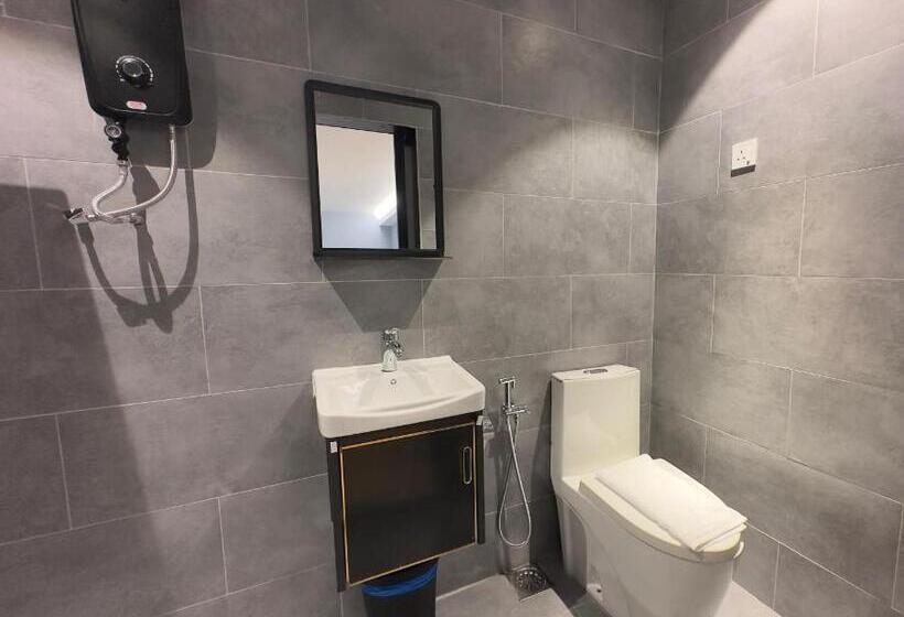 キングサイズベッドのスタンダードルーム, Blue Lagoon Hotel @ Bandar Sunway