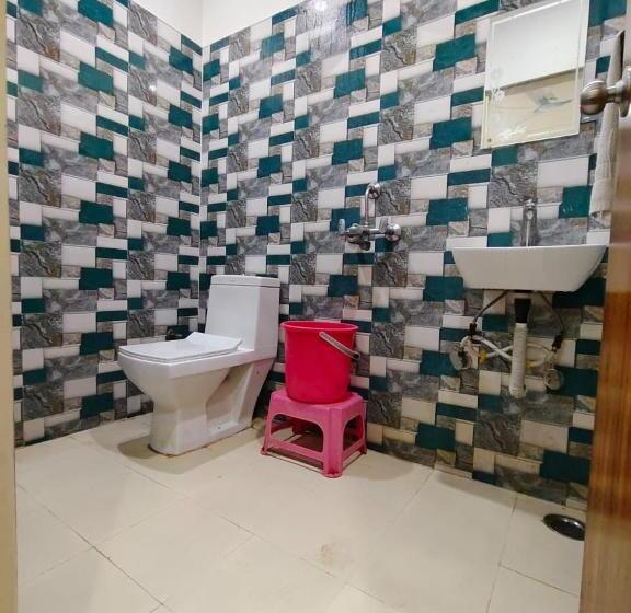 バルコニー付きスタンダードルーム, Maa Kaila Dham Near Prem Mandir Vrindavan