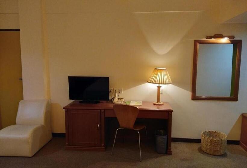 اتاق لوکس با تخت بزرگ, King Park Hotel Tawau
