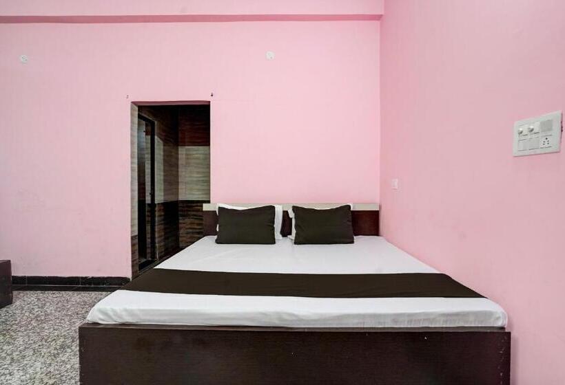 اتاق کلاسیک سه تخته, Oyo Flagship Hotel Radhe Inn