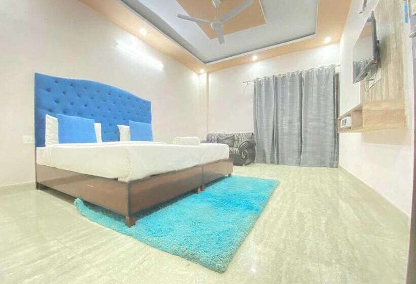 Triple Classic Room, Oyo Paradise Hotel Near Appu Ghar
