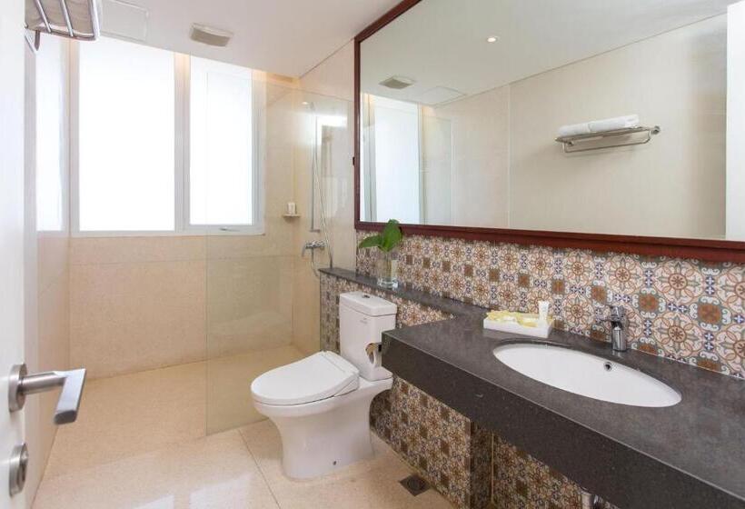 Номер Deluxe с Балконом, Amartahills Hotel And Resort