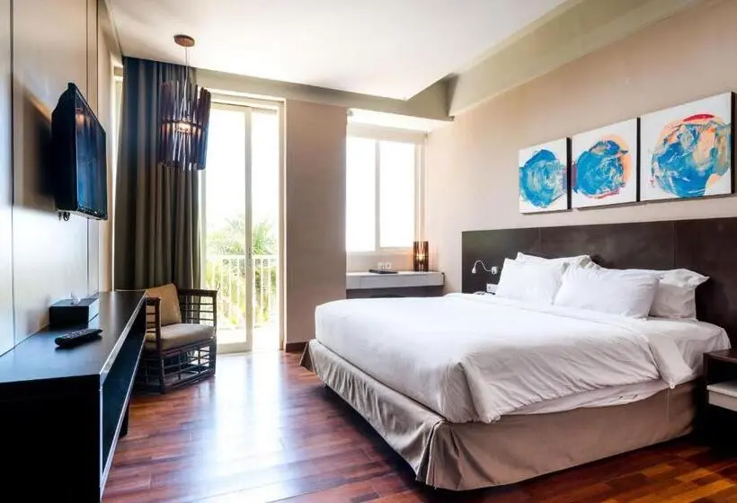 バルコニー付きデラックスルーム, Amartahills Hotel And Resort