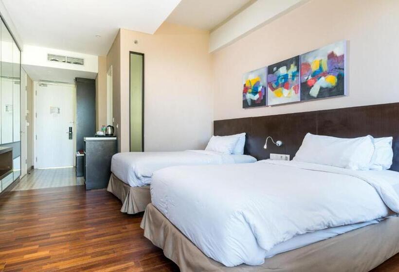 חדר דלוקס עם מרפסת, Amartahills Hotel And Resort