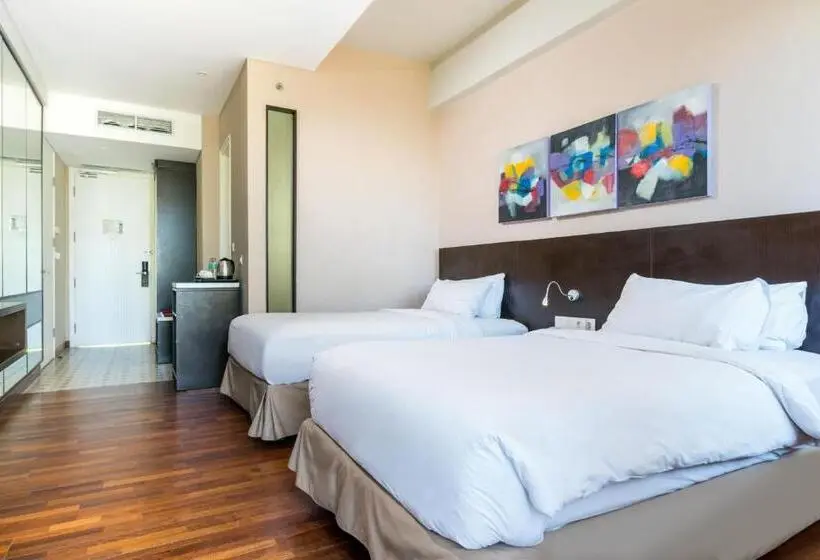 バルコニー付きデラックスルーム, Amartahills Hotel And Resort