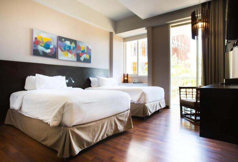 חדר דלוקס עם מרפסת, Amartahills Hotel And Resort