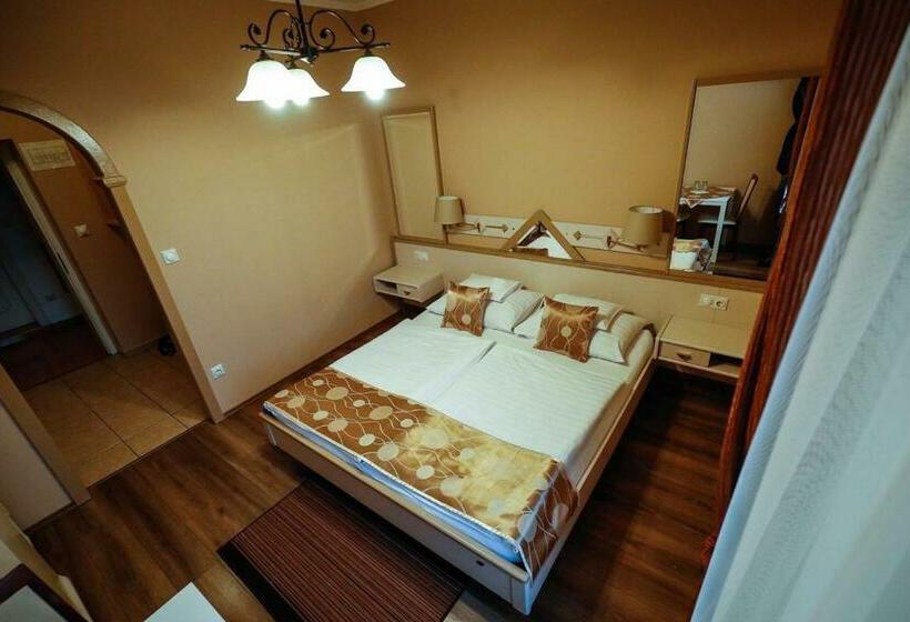 Номер Стандарт, Gőzmalom étterem és Panzió