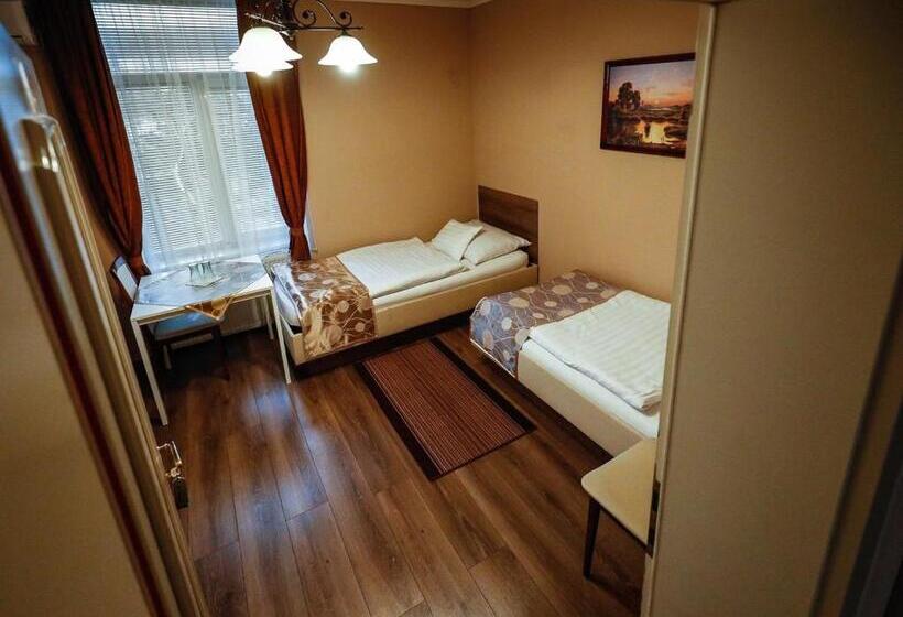 Номер Стандарт, Gőzmalom étterem és Panzió