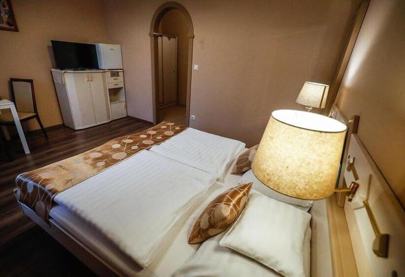 Номер Стандарт, Gőzmalom étterem és Panzió