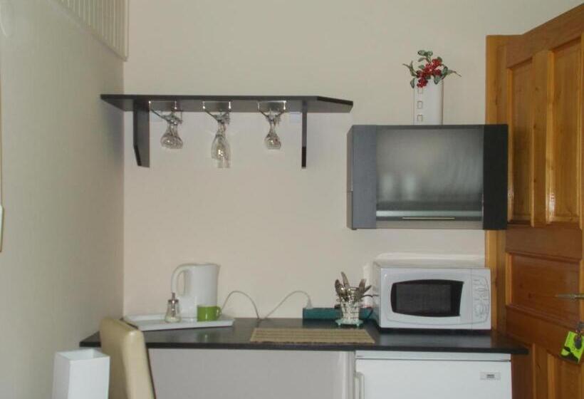 غرفة قياسية, éjjelibagoly Vendégház