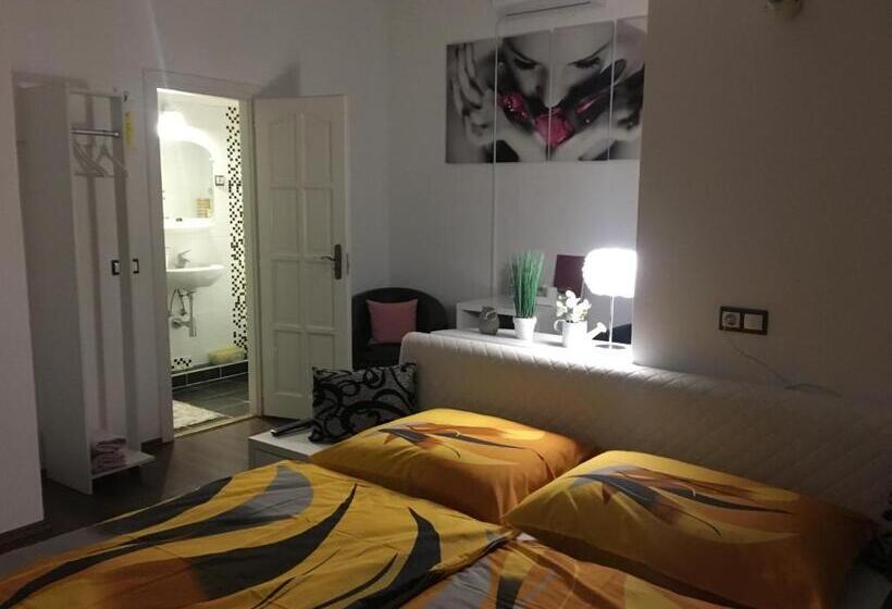 غرفة قياسية مطلّة علي الحديقة, éjjelibagoly Vendégház