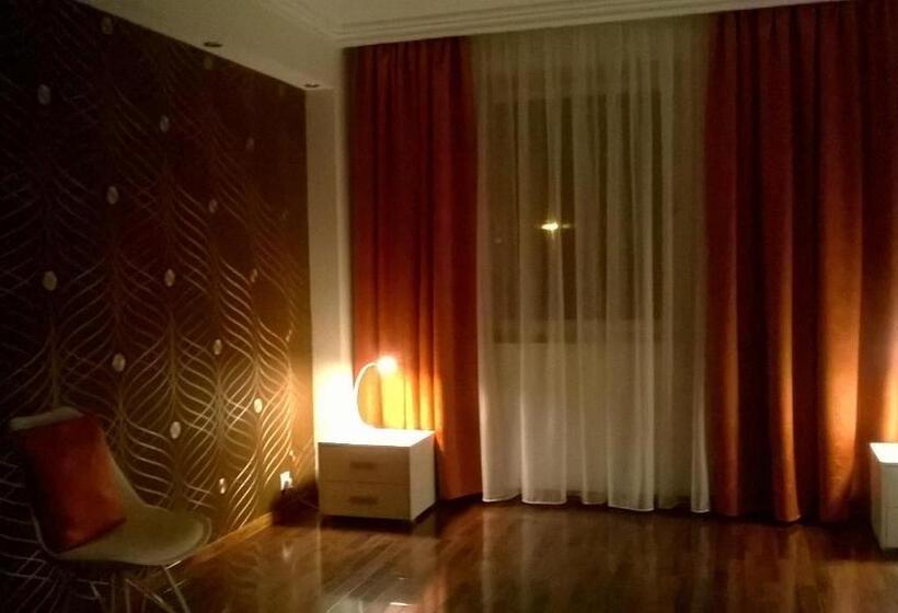 غرفة عائلية, éjjelibagoly Vendégház