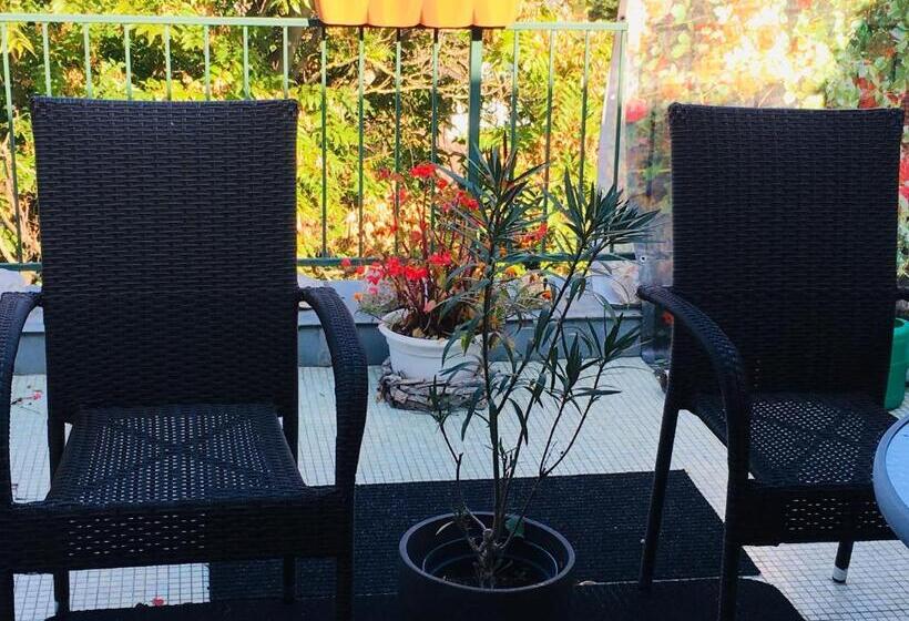 غرفة ديلوكس مزودة بشرفة, éjjelibagoly Vendégház