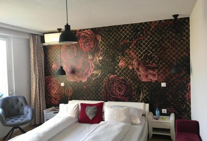 غرفة ديلوكس مزودة بشرفة, éjjelibagoly Vendégház