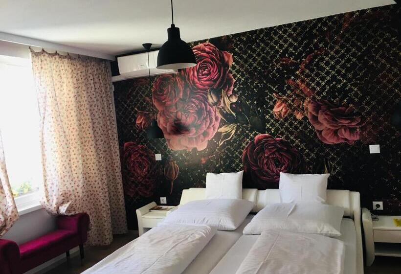 غرفة ديلوكس مزودة بشرفة, éjjelibagoly Vendégház