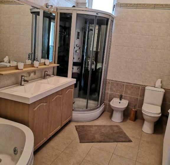 Люкс Вид на Город, Kakukk Panzió