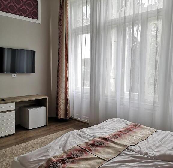 Номер Стандарт, Kakukk Panzió