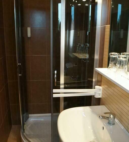 スタンダードトリプルルーム, Malomudvar étterem Cukrászda Panzió és Rendezvényház