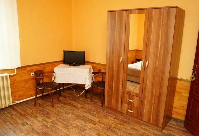 חדר סטנדרט, Malomudvar étterem Cukrászda Panzió és Rendezvényház