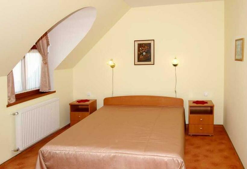 标准间, Pihenőkereszt Panzió