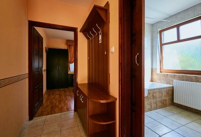 标准间, Pihenőkereszt Panzió