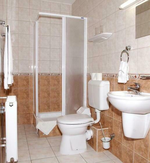 四人标准间, Pihenőkereszt Panzió