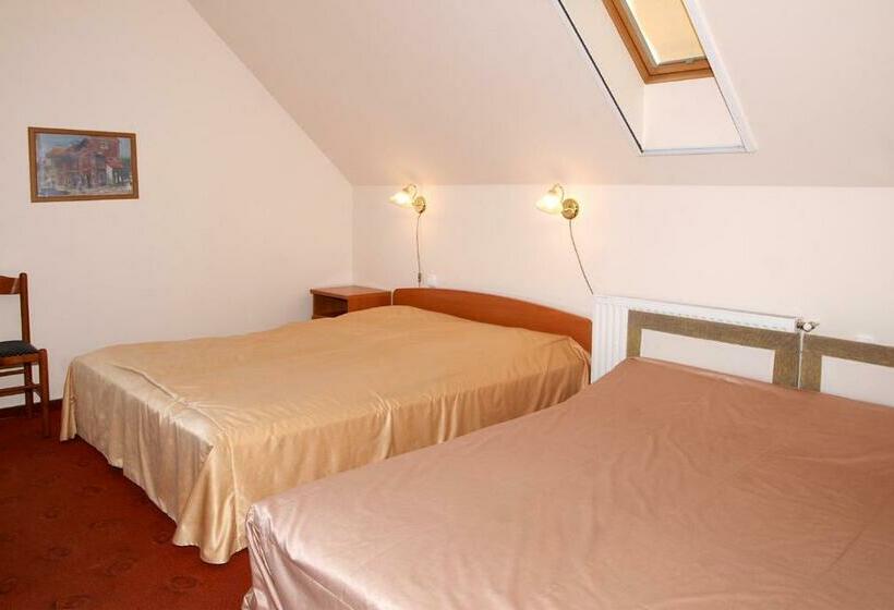 四人标准间, Pihenőkereszt Panzió