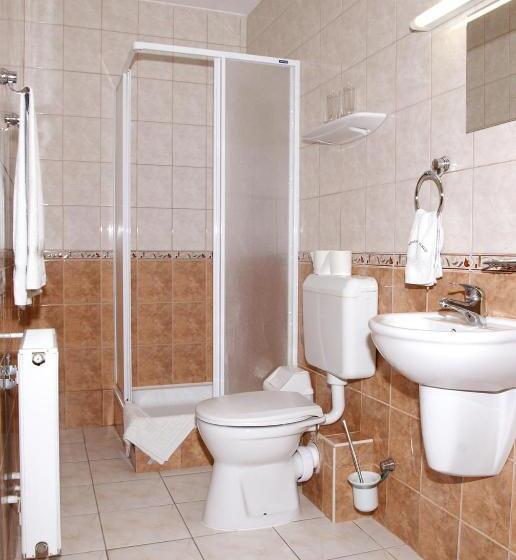 标准单人间, Pihenőkereszt Panzió