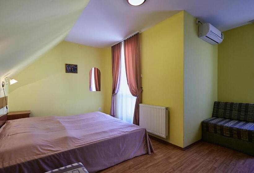 标准间, Pihenőkereszt Panzió