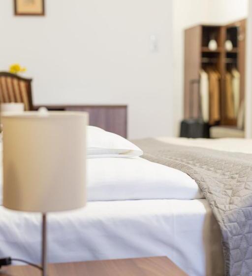 غرفة سوبيريور ثلاثية, Tercia Hubertus Panzió