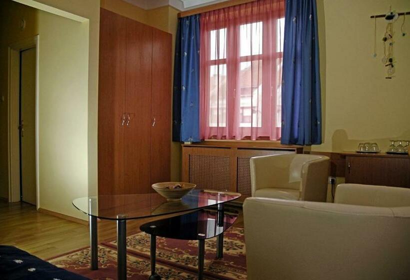 חדר סטנדרט לארבעה, Villa Sakura Panzió