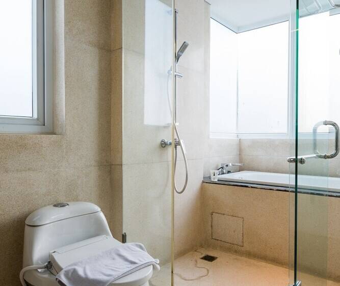 סוויטה אקזקיוטיב, Amartahills Hotel And Resort