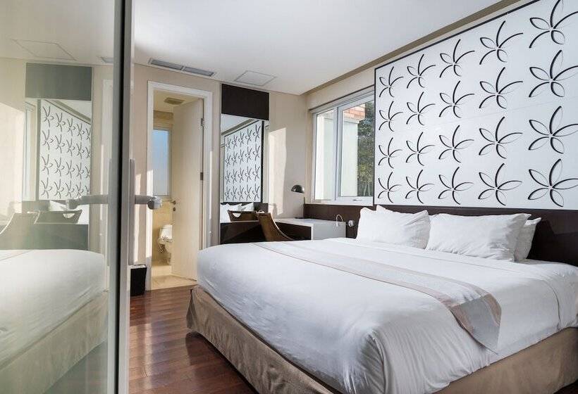 סוויטה אקזקיוטיב, Amartahills Hotel And Resort