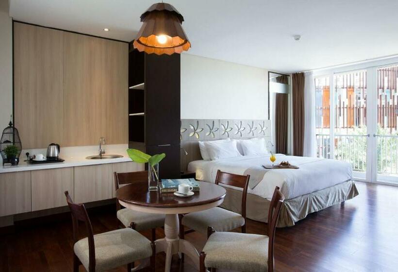Полулюкс с Балконом, Amartahills Hotel And Resort