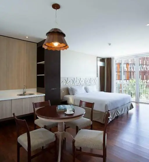 バルコニー付きジュニアスイート, Amartahills Hotel And Resort