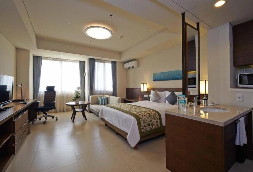 Люкс Повышенной Комфортности, Axia South Cikarang Service Apartment