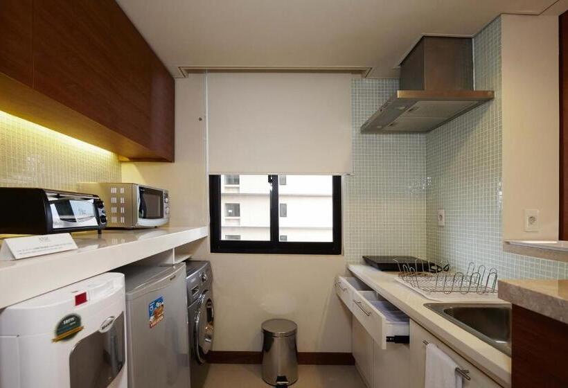 Люкс Премиум, Axia South Cikarang Service Apartment