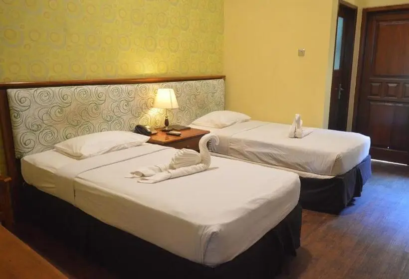 Deluxe Szoba, Bj Perdana