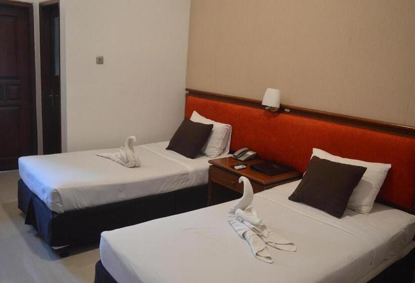 디럭스 룸, Bj Perdana